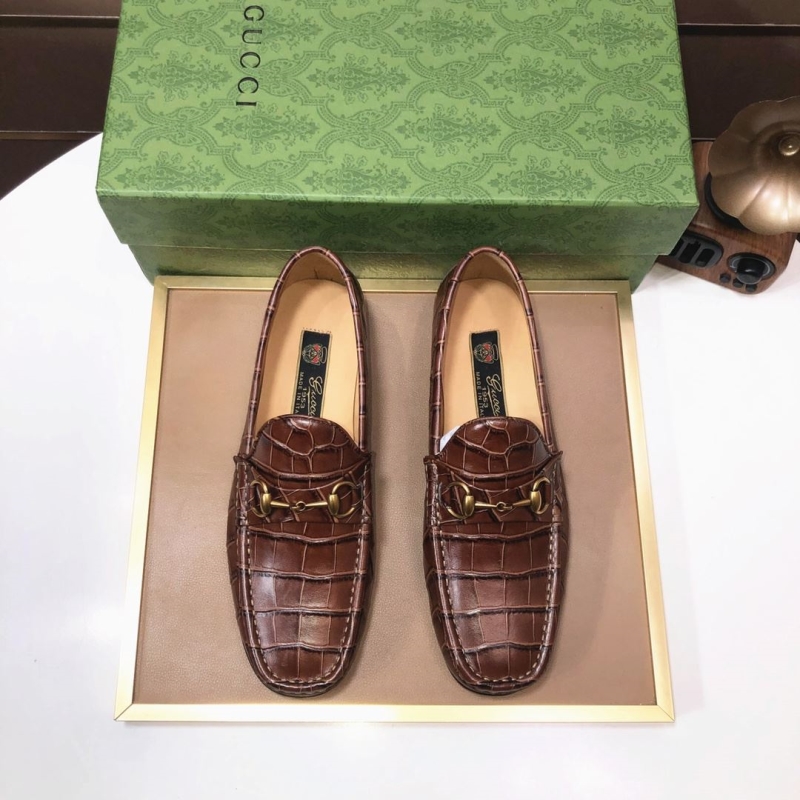 G*u*i leather shoes